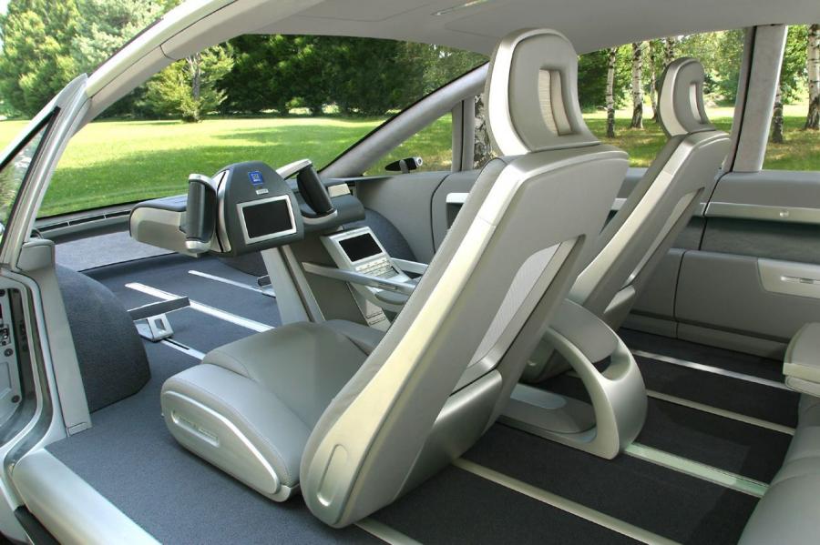 Интерьер GM Hy-Wire Concept 2002 года  (фото 10 из 27)